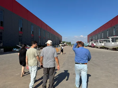 Η LAWADA® δέχεται Πακιστανούς συνεργάτες για περιήγηση στο εργοστάσιο και επιχειρηματική επικοινωνία